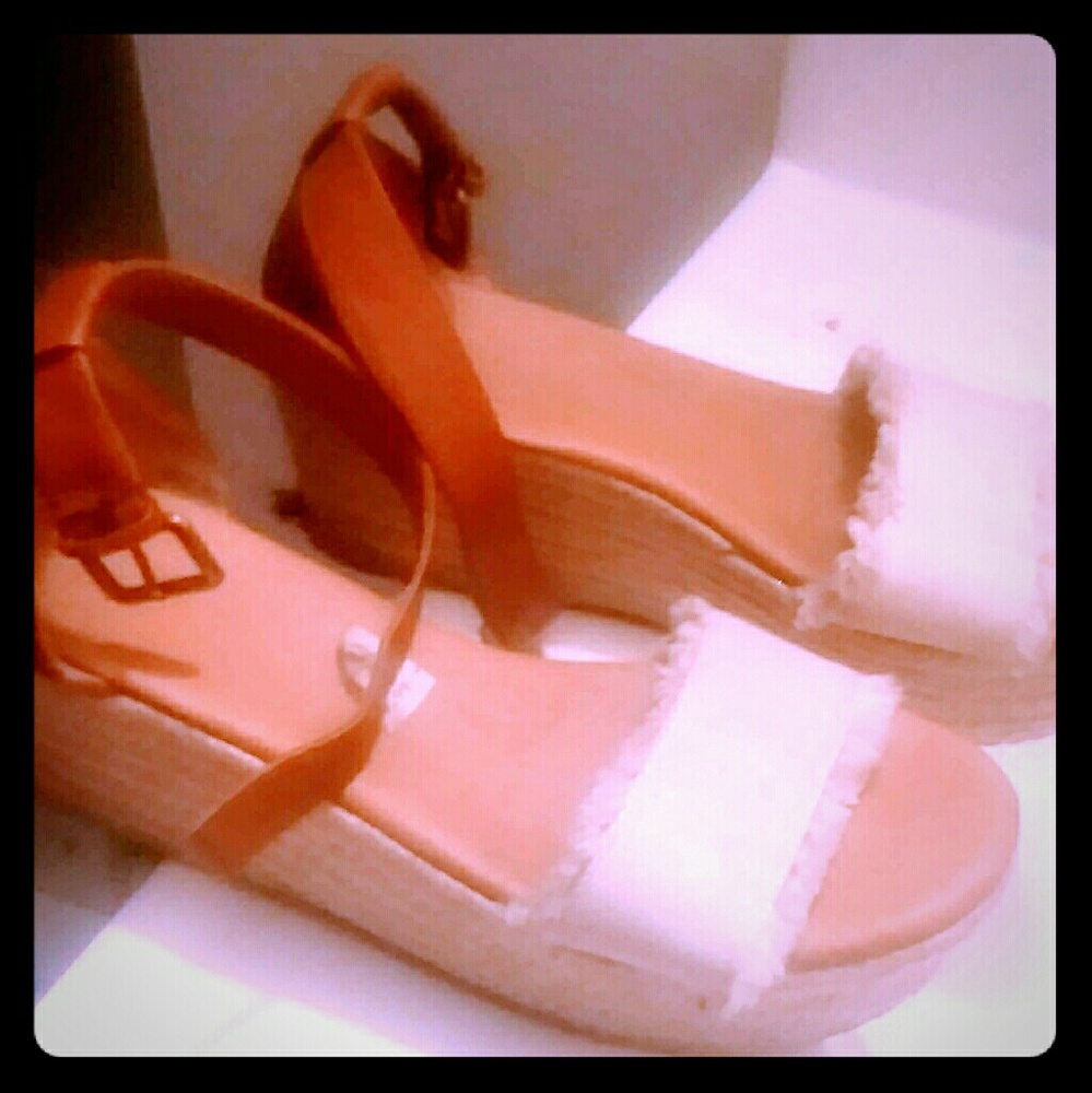 Summer shoes with little bit  heel and comfortable